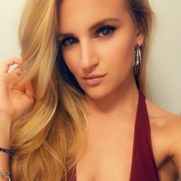 Meet your Posher, Erin - Picture 1 of 1